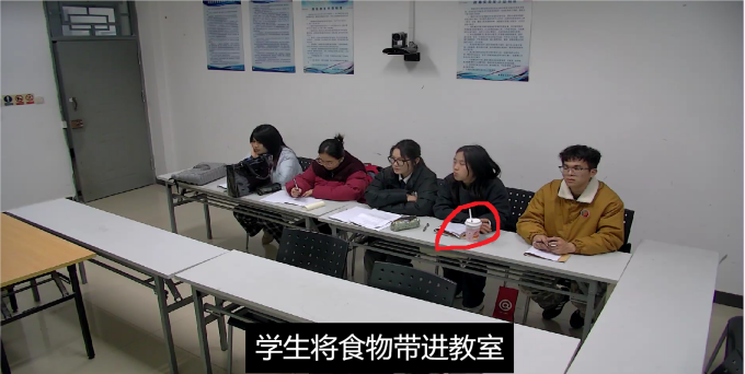 含糖的饮料撒在地上难以清理